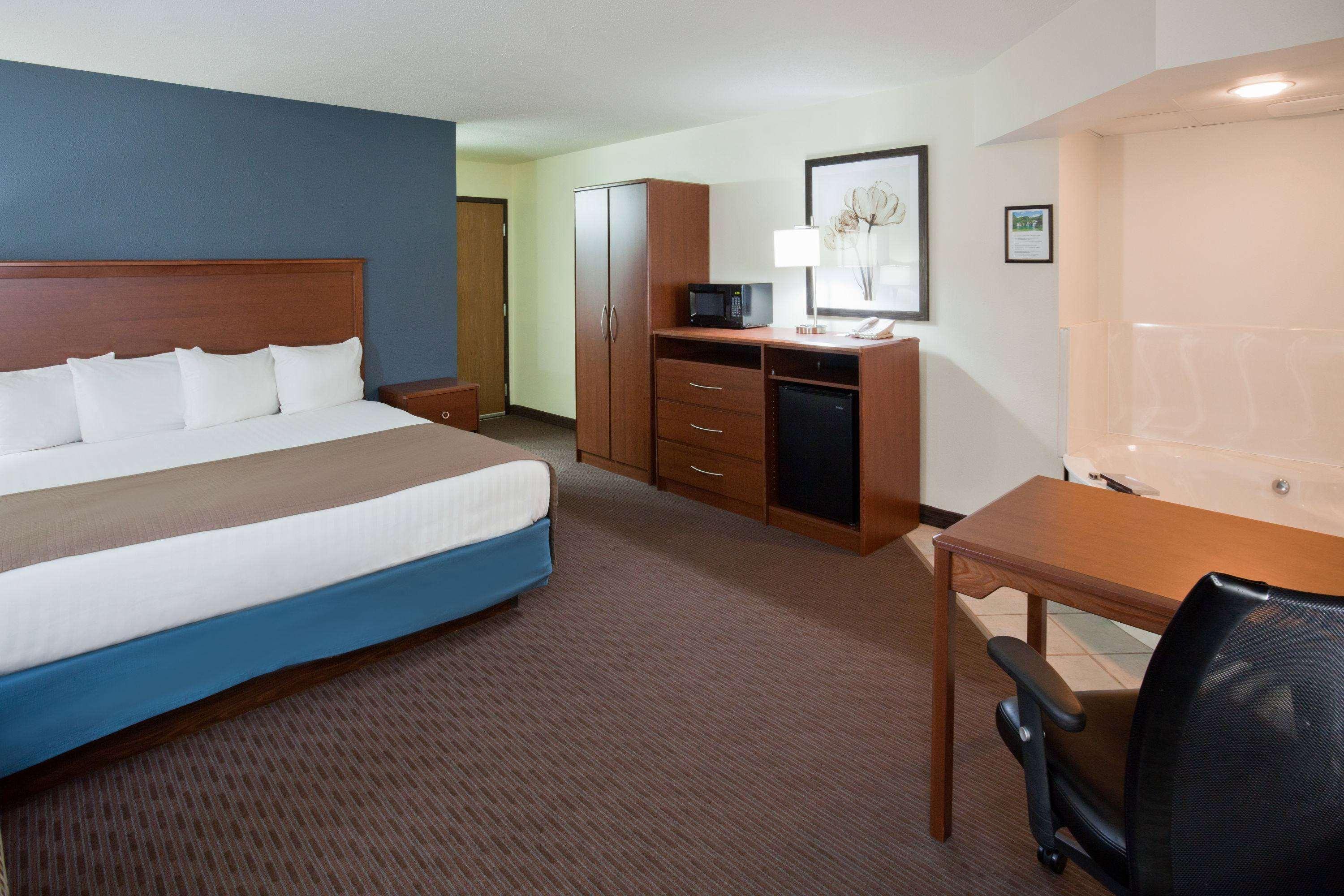 Americinn By Wyndham Spencer Екстер'єр фото